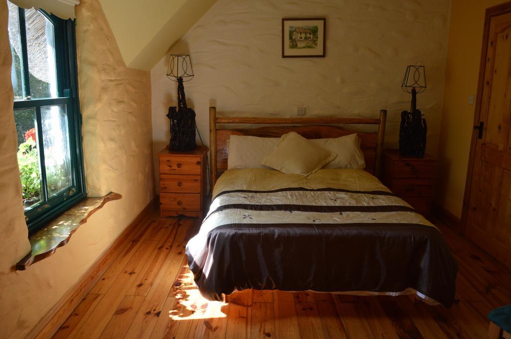 Lissyclearig Thatched Cottage Kenmare Buitenkant foto